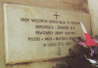 Tablica pami�tkowa poleg�ych w latach 1943-1944