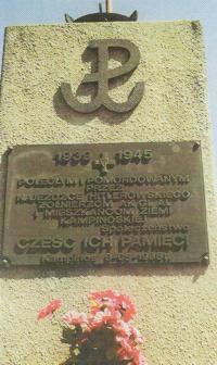 Obelisk w miejscowo�ci Kampinos upami�tniaj�cy poleg�ych i pomordowanych �o�nierzy i mieszka�c�w Ziemi Kampinoskiej