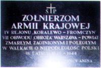 Mi�dzylesie-Wawer - Anin - ko�ci� pw. Matki Boskiej Kr�lowej Polski. Tablica epitafijna ku czci poleg�ych , zaginionych i zmar�ych �o�nierzy IV Rejonu VII Obwodu AK Obroza po�wi�cona w dn. 5.10.1986 r.